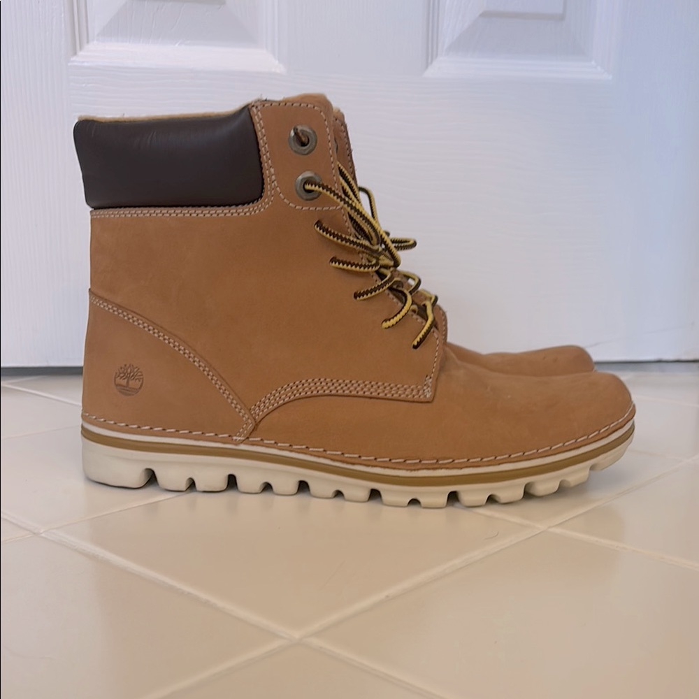 Timberland Women’s OrthoLite Boots-Sz 9.5 Tan Leather, Barely Worn,Amazing Price